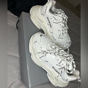 Balenciaga WOMEN'S TRIPLE S SNEAKER ALLOVER LOGO IN WHITE/BLACK